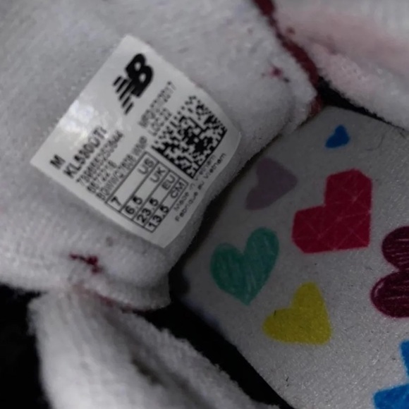 Kids 7 New Balance 530 DTLR St. Jude - Picture 8 of 8